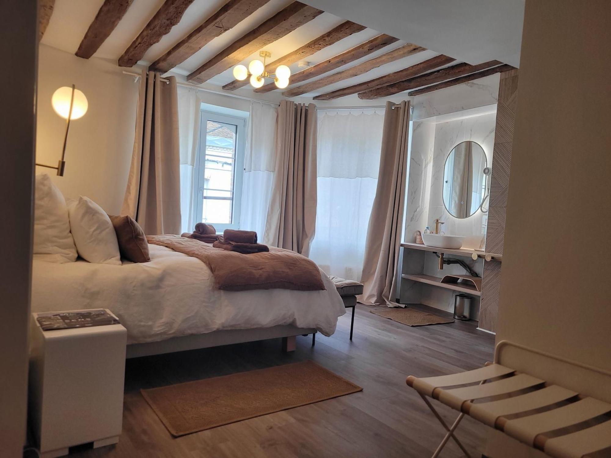 Tresors De Sens Bed & Breakfast Exterior foto